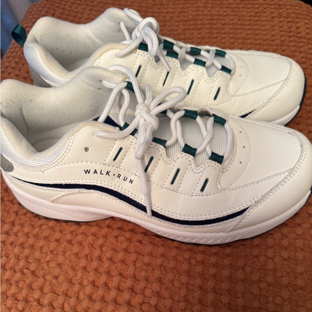 Easy Spirit White Walking Shoes